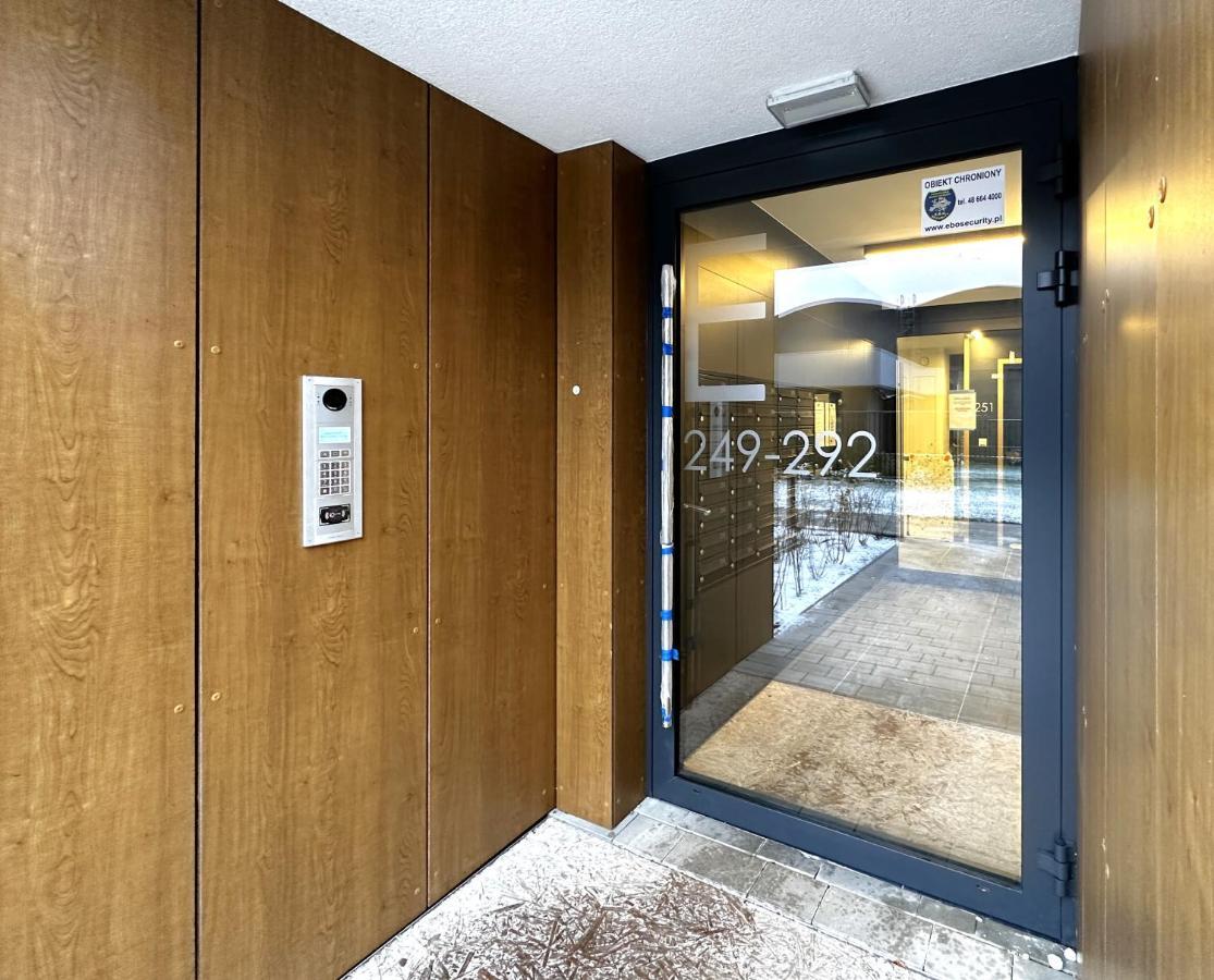 Apartament Lotnisko Chopina Warsaw Airport Luaran gambar